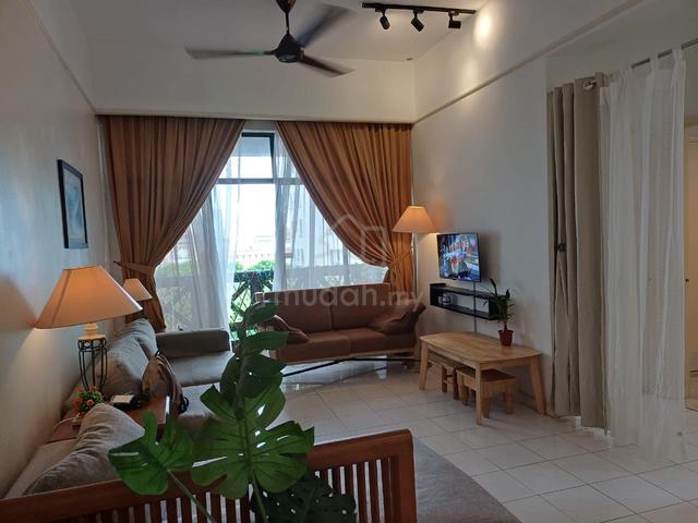 Costa Mahkota 1