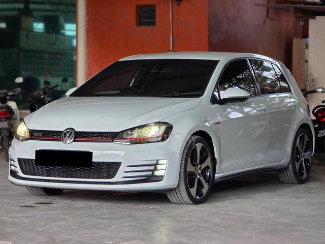 (Loan Kedai) 14/15 CBU Volkswagen GOLF 2.0 GTi (A) - 3
