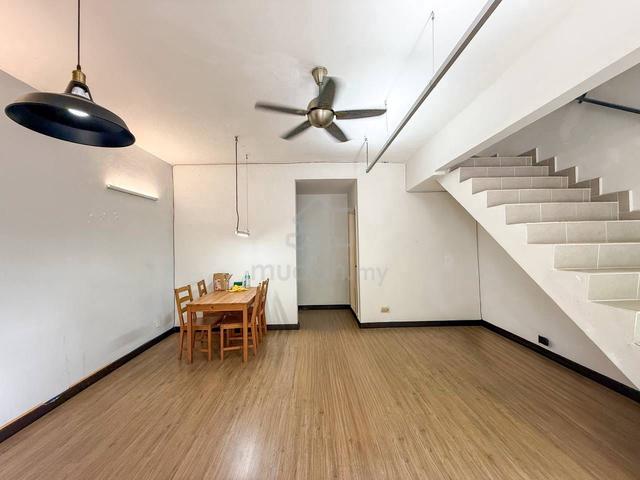 Renovated + 18'x60' + 4R 3B di Taman Puchong Utama, Puchong 1