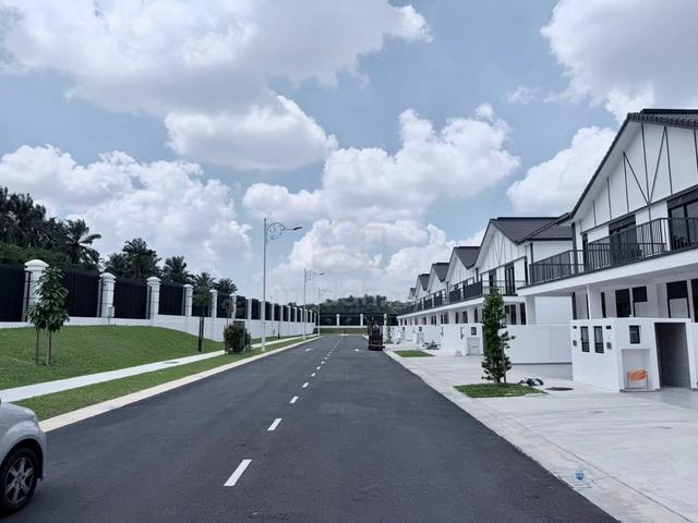 Double Storey/ Ekoflora/ Eco Spring/ Unblock view/ Freehold/ jb 1