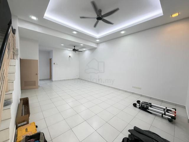 CIQ / Kulai / DSTH Bandar Putra / 4 Bedroom / Indahpura 1