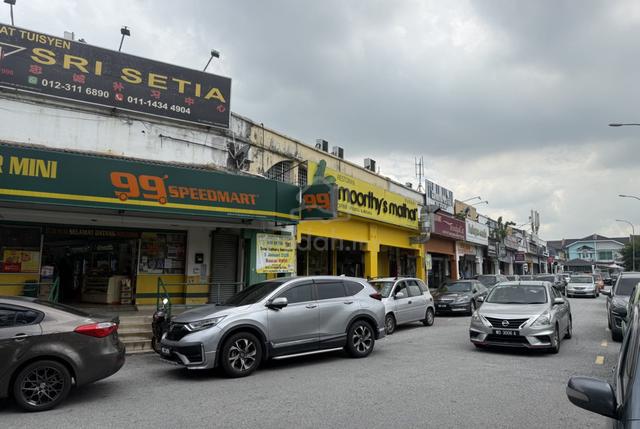 Ground Floor Shop Bare unit 20×80 USJ 4 Taipan Subang Jaya 1