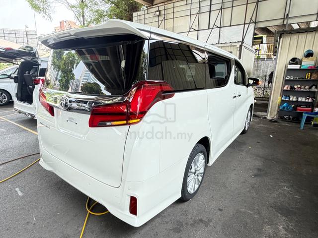 2023 Toyota ALPHARD 2.5 S 8 Seat 2P.Door Grd 4.5 - 5