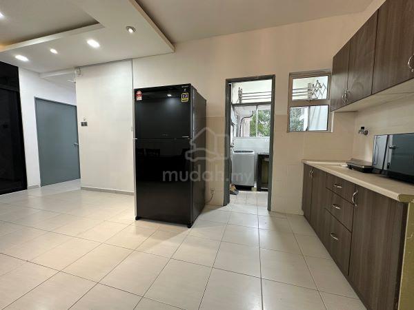 Medium Room @ Suria Jelatek , Ready Move In LRT Great Eastern Mall 4