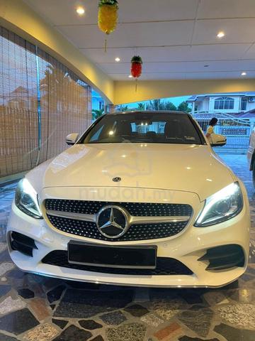 2018 Mercedes Benz C300 2.0 AMG Mileage 22k km saj - 1