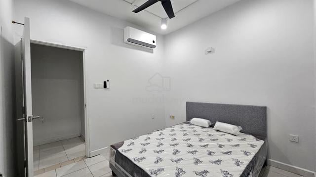 [OKT 2026] MSQ rooms with HALAL kitchen [FREE WIFI & cleaning] WOMEN 1