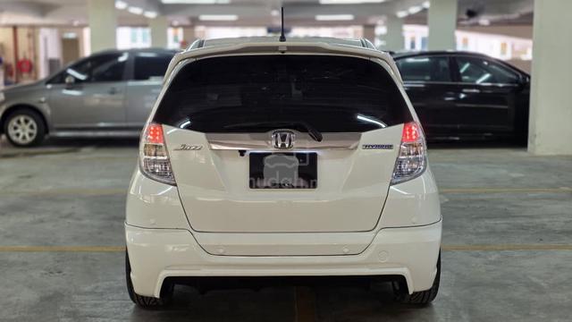2013 Honda JAZZ 1.3 HYBRID FACELIFT (A) Hatchback - 5
