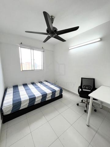 Centrio Avenue Gelugor near USM for Female Room 1