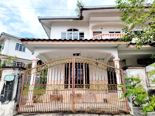 Double Storey Superlink Jalan Bernam 12 Taman Bernam Tanjong Malim 1