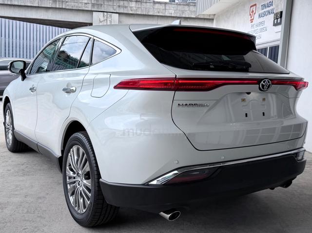 2025 Toyota HARRIER 2.0 Z/Panroof/blackleather/SA - 2