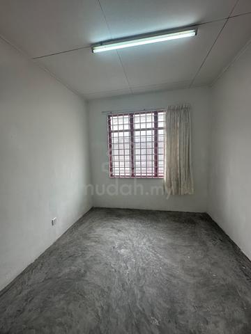 Lading/Ulu Tiram/Tebrau/3 Beds/Low Rental in Market/First Come 1