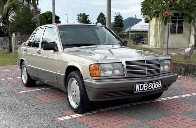 MINTIEST 98% ORI INTERIOR Mercedes Benz W201 190E - 3
