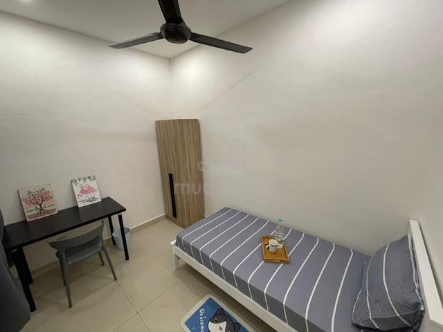 Pelangi Astana Condo Mutiara Damansara Male Small Fan Room Near MRT 1