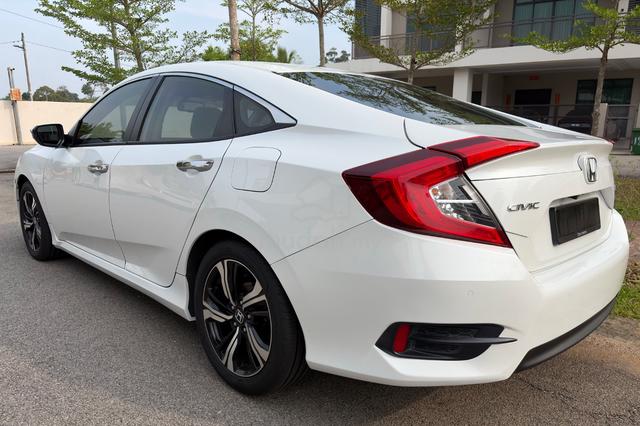 Honda CIVIC 1.5 TC-PREMIUM (A) 2018 FULL SERVICE - 2