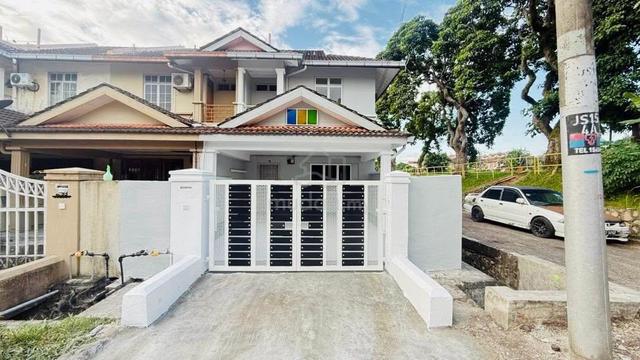 Rumah Teres 2 Tingkat di Taman Bukit Dahlia Untuk Dijual (ENDLOT) 1