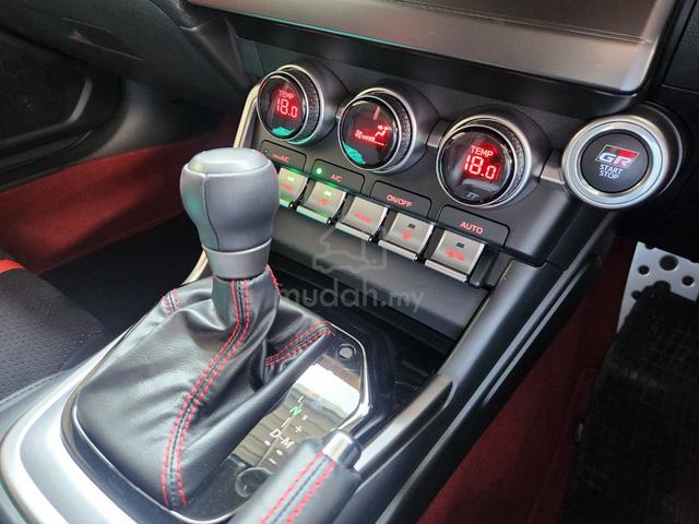 2024 Toyota GR86 2.4 RZ Red Interior Eye Sight - 4