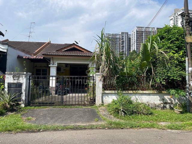 CORNER LOT! Open Facing Single Storey Taman Bukit Indah, Johor Bahru 1