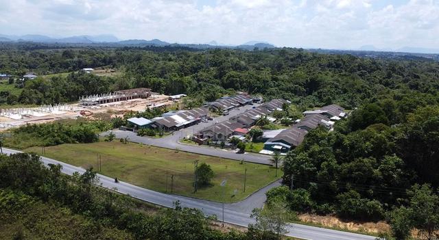 Super Huge, Renovated 80K, Flood Free Single Storey 1