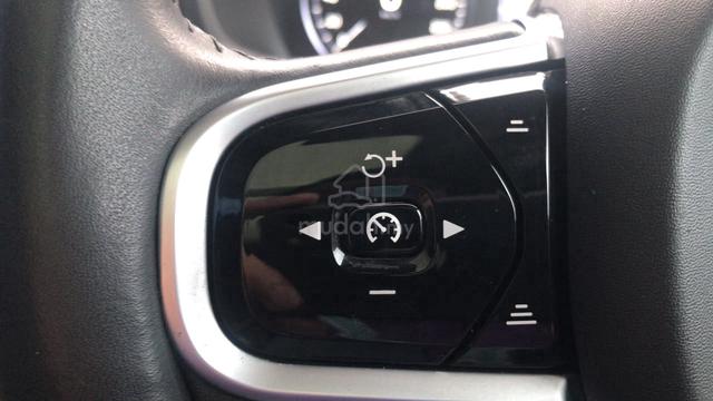 2018 Volvo XC90 2.0 T8 INSCRIPTION (loan kedai) - 3