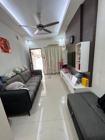 Damai Perdana ground house Townhouse for sale 1