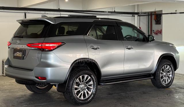 2021 Toyota Fortuner 2.7 - 4