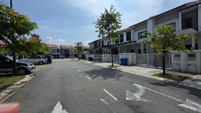2 Storey Terrace Alam Impian Seksyen 35, Shah Alam 1