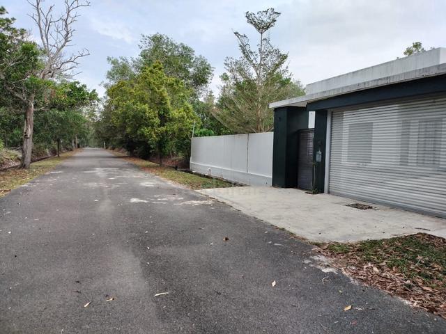 Single Storey Bungalow house inside Permaipura Golf Counry Club 1