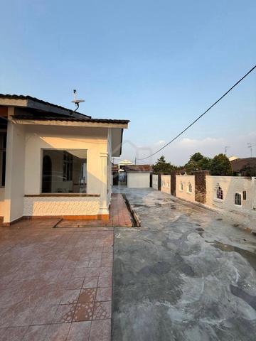 Taman Daya, Jalan Rumbia, Single Storey Corner 22"x70"+ 24ft Land 4Bed 1