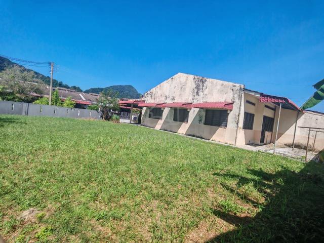 For Sale Taman Rapat Indah Gunung Rapat 1 Storey Terrace Corner House 1