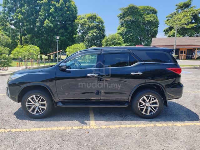 Toyota FORTUNER 2.7 SRZ PETROL 7SEAT LOW MILEAGE - 5
