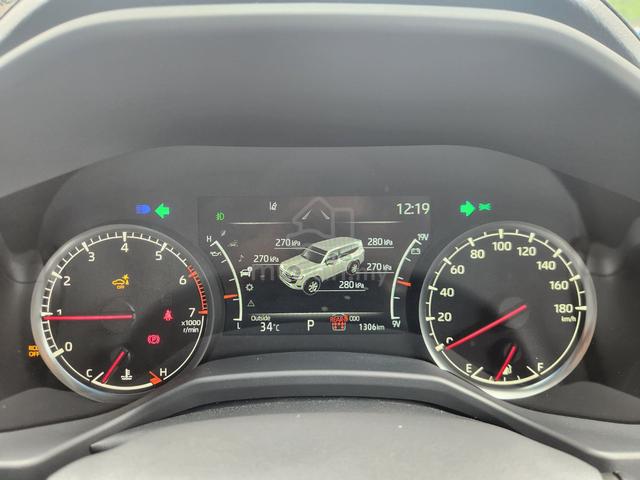 2024 Toyota Landcruiser ZX Modellista Black Inside - 3
