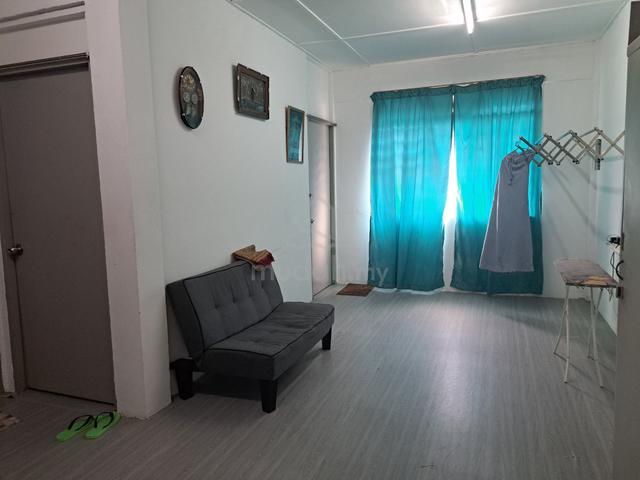 Bilik Shared Wanita Taman Bukit Angkasa, Pantai Dalam (Free WiFi & bil 1