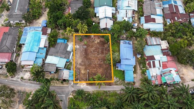 FREEHOLD INT’L Lot Banglo Kg Mohd Amin, Simpang Renggam [7,623 sqft] 1