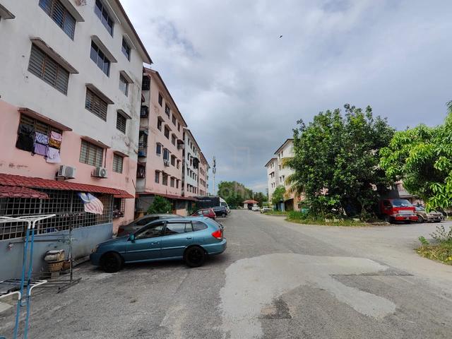 Pangsapuri Baiduri (Bandar Tasik Kesuma) 1