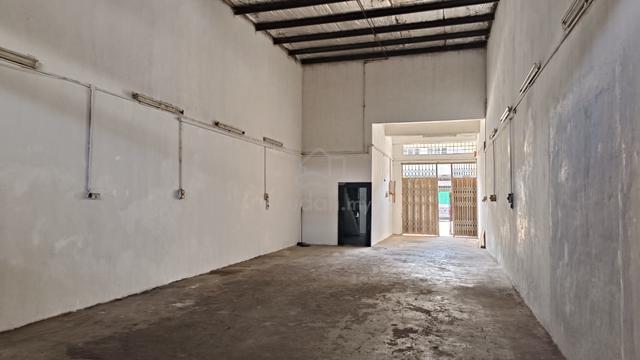 Newly painted 1.5sty Factory (20x80sqft) Bandar Teknologi Kajang 1