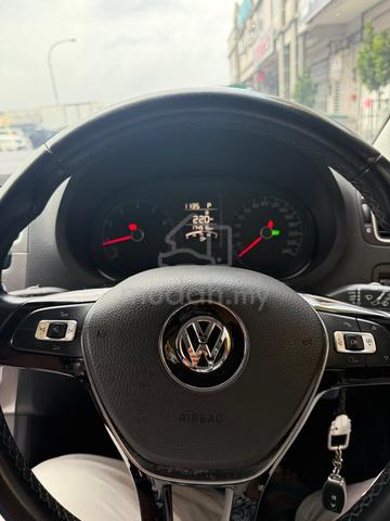 2017 Volkswagen POLO 1.6 (CKD) FACELIFT (A) - 4