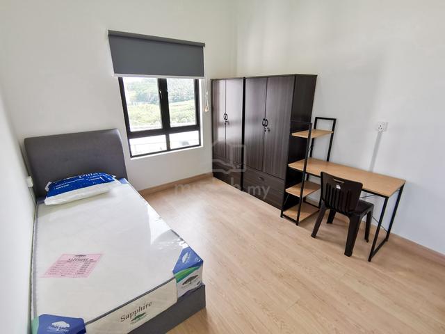 Cozy Master Single Room for Rent Near KLIA Airport (KLIA/KLIA2) 1