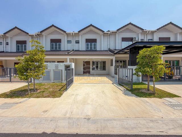 TERMURAH! Double Storey M Senyumia, Bandar Baru Salak Tinggi, Sepang 1