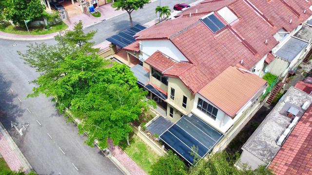 Renovated Corner Lot, 2 Storey Terrace, Cahaya Alam, Seksyen u12 4