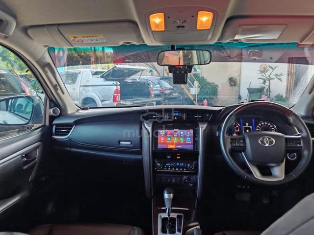 2017 Toyota FORTUNER 2.7 4x4 (A) TIP TOP CONDITION - 5