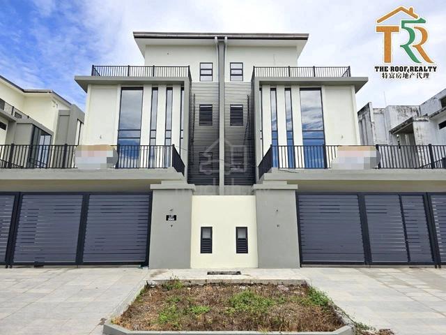 4 Storey Semi Detached with sea view near Esplanade Beach, Luak 1