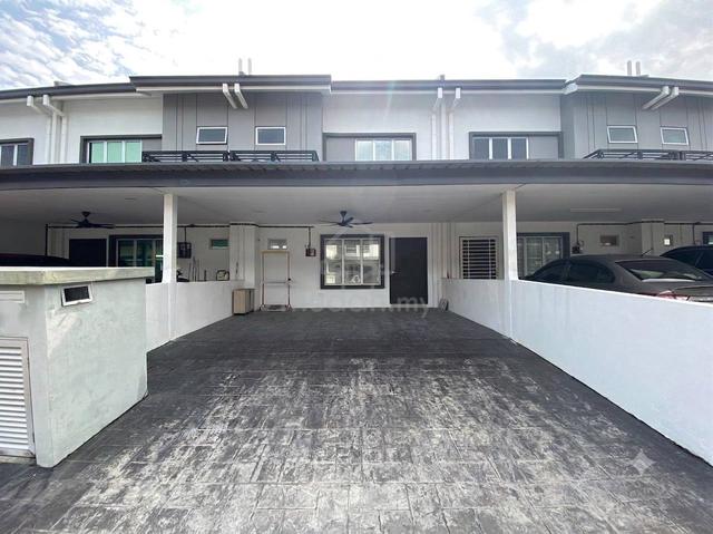 PARTIALLY FURNISHED 2-Storey House, Rentak Perdana, Puncak Alam 1