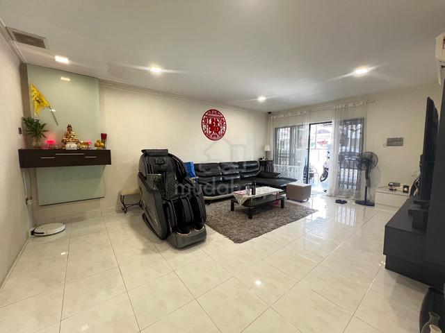 Taman Molek Single Storey Corner Lot For Sale 1