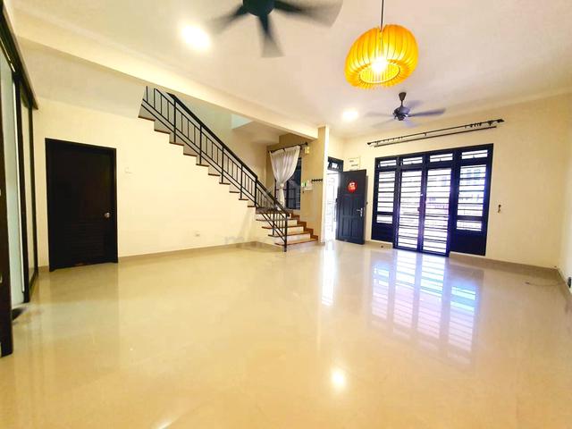 [💥RENOVATED💥] 2 Storey Terrace Bandar Kinrara BK 5E Hening Puchong 1