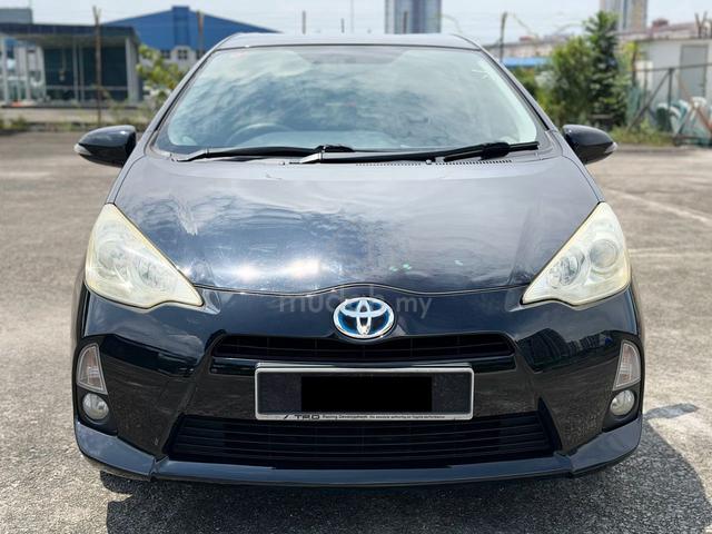 2013 Toyota PRIUS C 1.5 HYBRID FULL SERVICE TOYOTA - 2