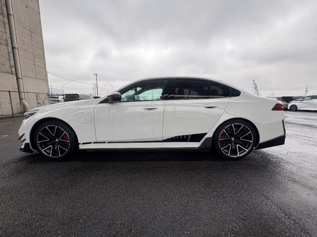 2025 Bmw M5 4.4  (A) - 3