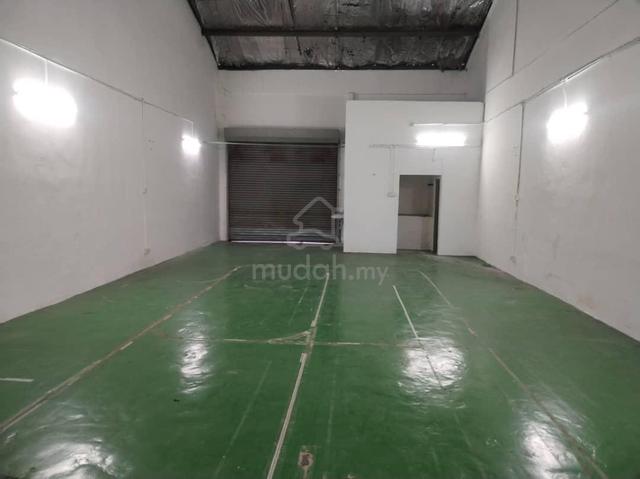 1 half storey link factory in Seksyen 33 Shah Alam 1