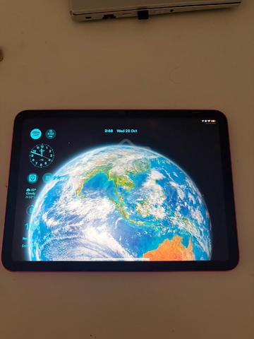 Apple Ipad 10thGen - photo 2 of 4