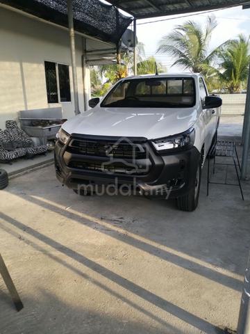 2017 Toyota HILUX 2.4 VNT MY16 AN120 (M) - 1