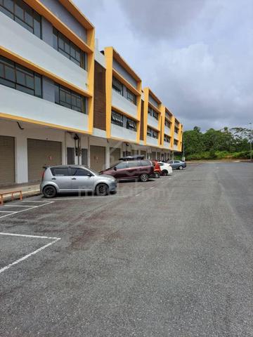 Great Investment: Ready Commercial Property with Utilities 1